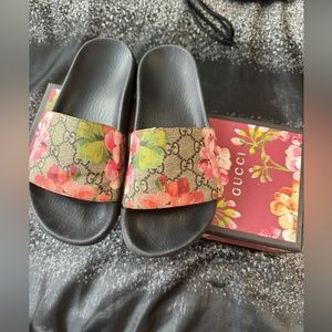 Floral Gucci slides